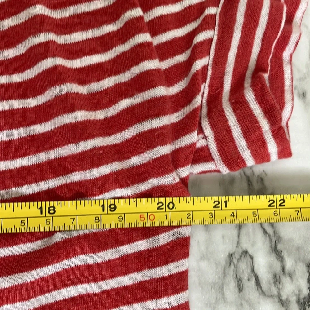 Christian Siriano New York | Women’s large 100% linen Rounded hem striped top - Picture 8 of 8